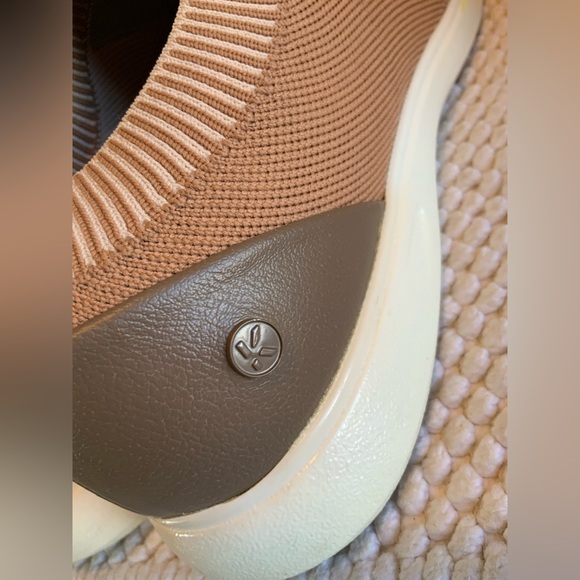 KLOGS - Picture 6 of 10